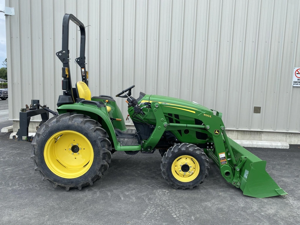 John Deere 3032e 2023 alt