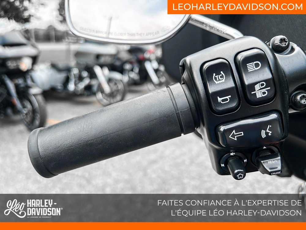 Harley-davidson Flhtcutg Tri Glide Ultra 2022 alt