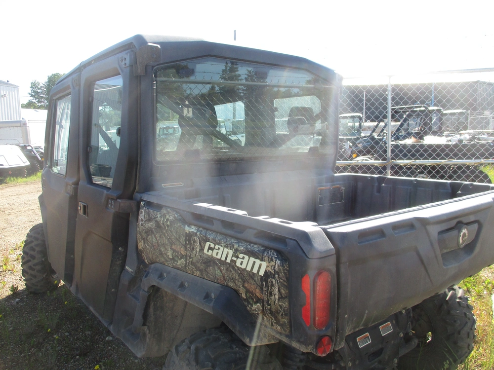 2021 Can-am Defender Ltd Max alt