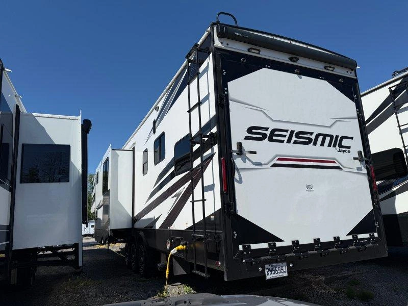 Jayco Seismic 395 2023 alt