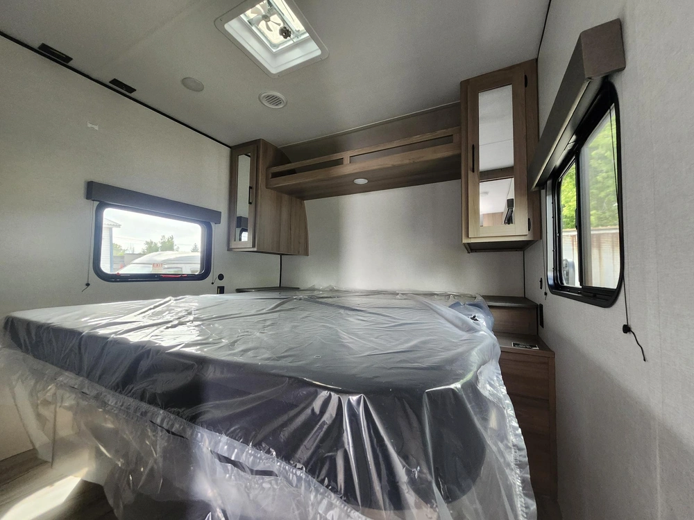 Keystone Rv Coleman 32 Bhs 2026 alt