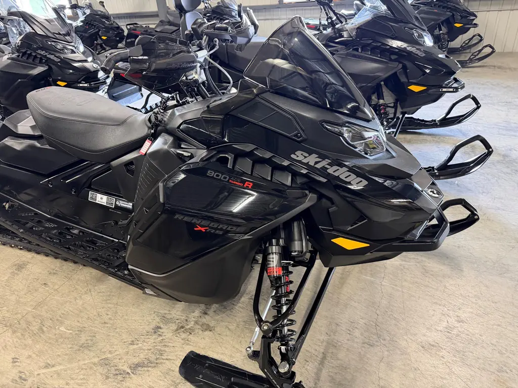 Ski-Doo RENEGADE XRS 1.5 ICE 900 TURBO R SMART SHOX ECRAN 10.25 2026