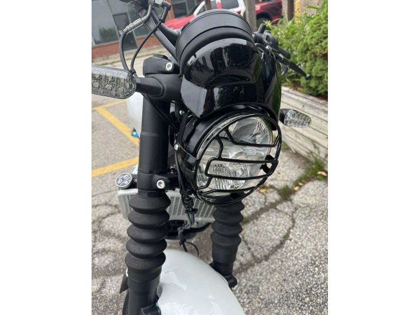 2026 Royal Enfield Guerrilla 450 Brava Blue alt