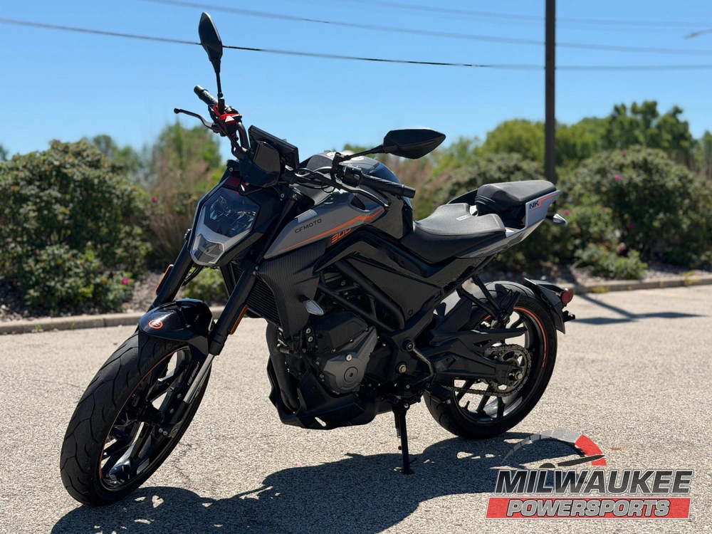 2022 Cfmoto 300nk alt