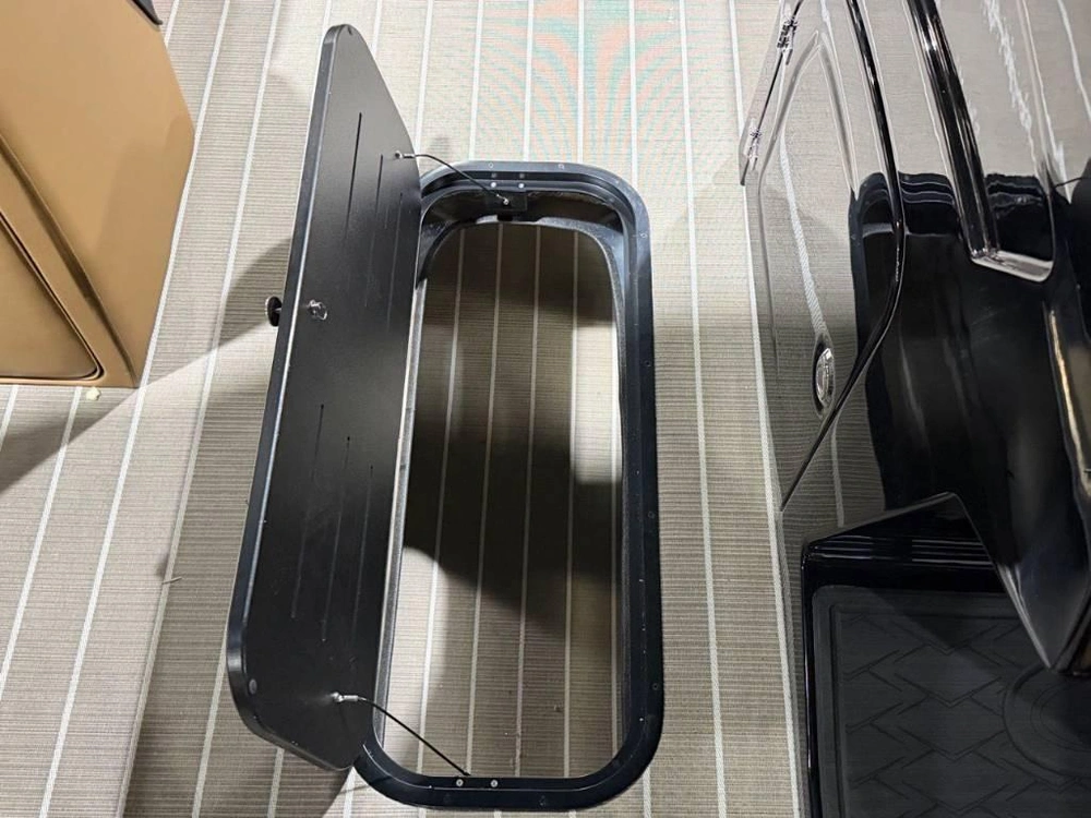 2026 Bentley Elite 223 Swingback alt