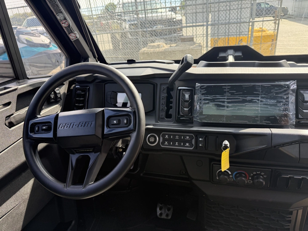 2026 Can-am Defender Limited Cab Hd11 alt