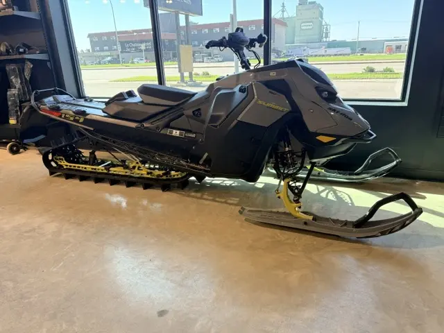 2026 Ski-Doo SUMMIT ADR w/ EDGE Pkg 154 850 E-TEC Turbo R PowderMax X-Light FlexEdge 3.0" SHOT CJTB
