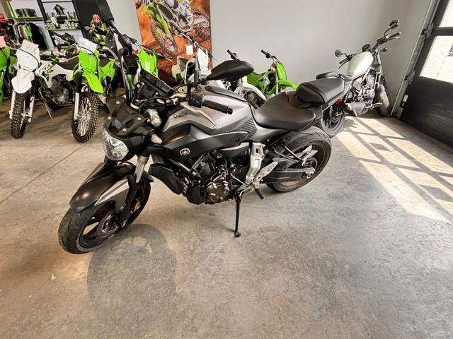 2015 Yamaha Fz07 Fz07 Fz 07 Bon État Z650 alt