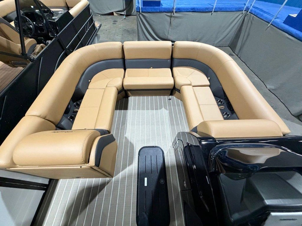 2026 Bentley Elite 223 Swingback alt
