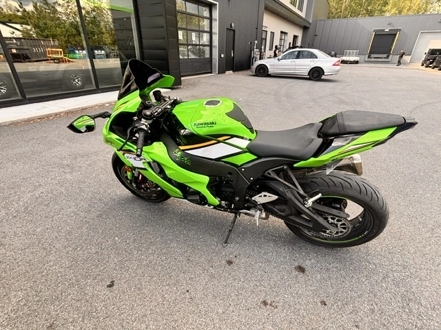 Kawasaki Ninja Zx-10r Ninja Zx-10r Zx10r Zx 10r Bas Km Krt 2025 alt