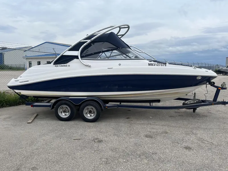 2009 Yamaha 232 Limited S alt
