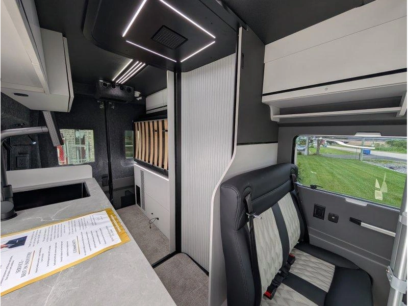 Grand Design Lineage Lvt1 2027 alt