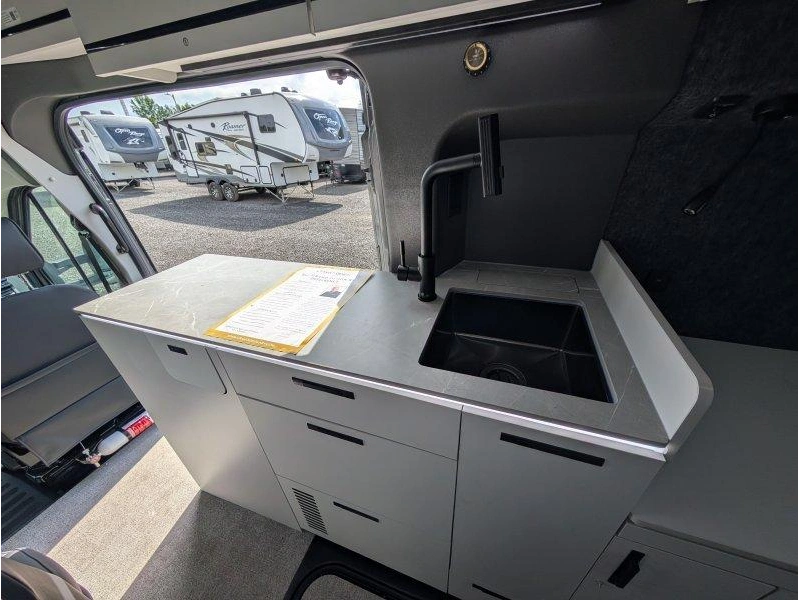 Grand Design Lineage Lvt1 2027 alt