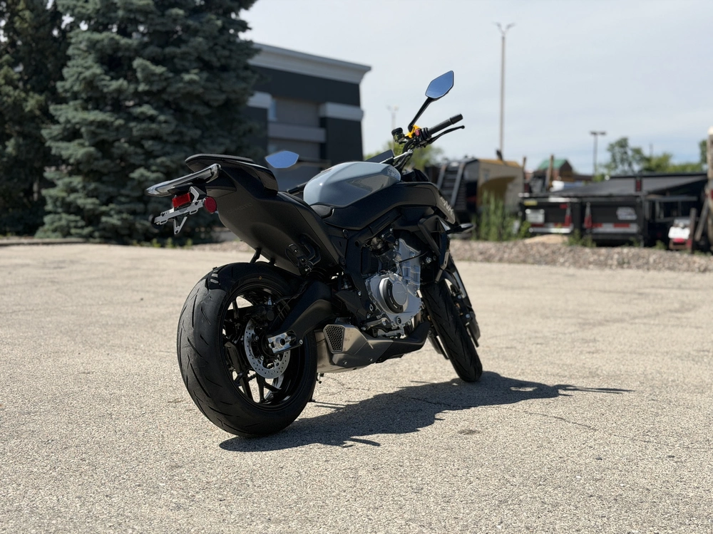 2026 Cfmoto 675nk alt