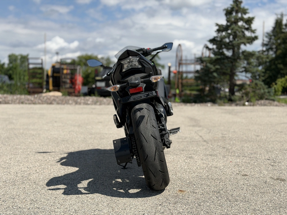2022 Kawasaki Ninja® 650 alt