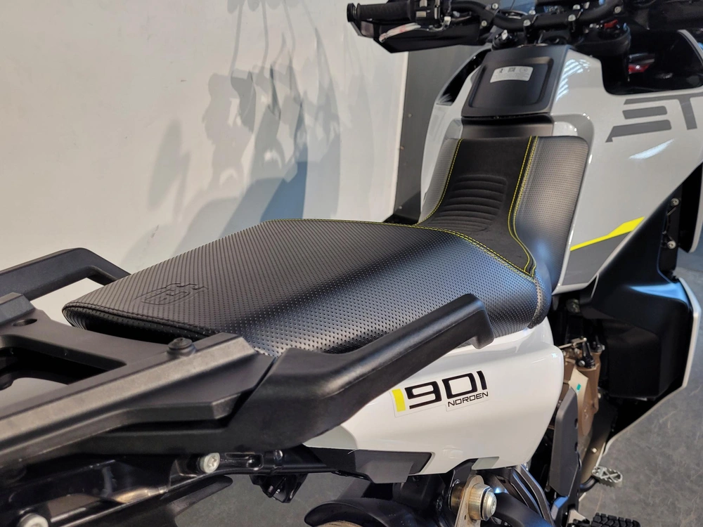 Husqvarna Norden 901 *à Partir De 3.99% 2025 alt