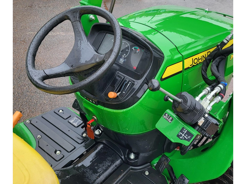John Deere 3038e 2023 alt