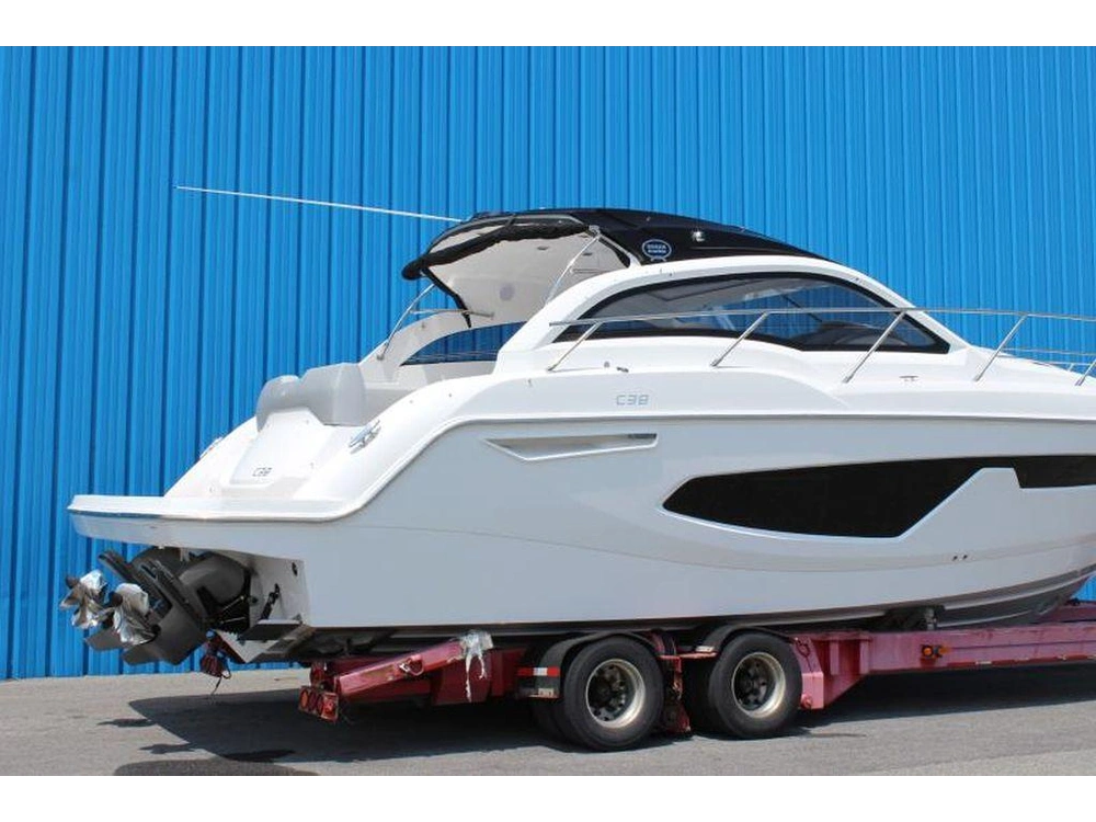 Sessa Marine C38 Twin Volvo D4-320/joystick 2022 alt