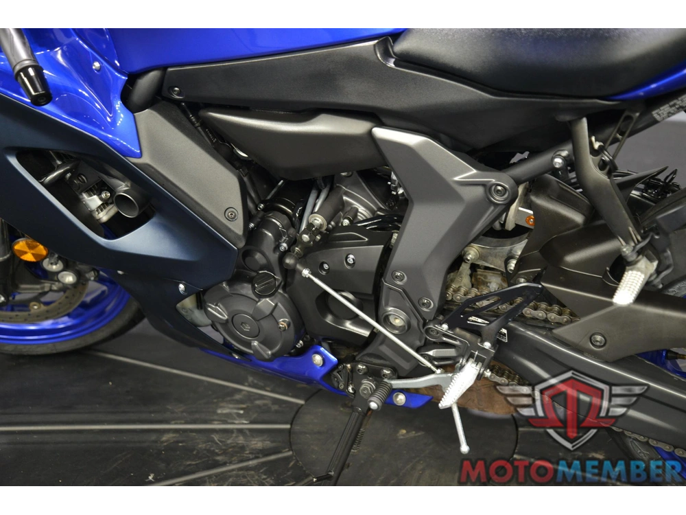 2022 Yamaha Yzf-r7 alt