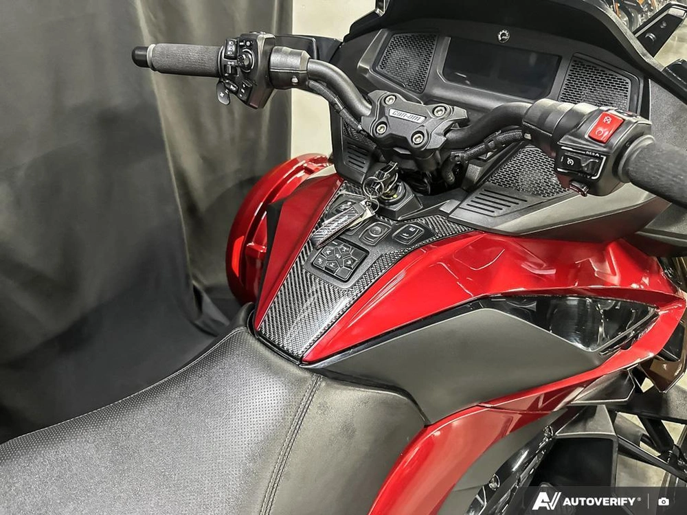 2023 Can-am Rt Limited Se6 alt