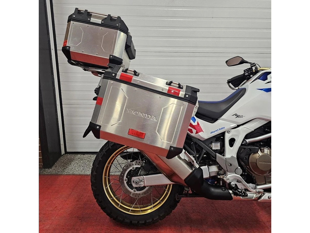2024 Honda Africa Twin Adventure Sports alt