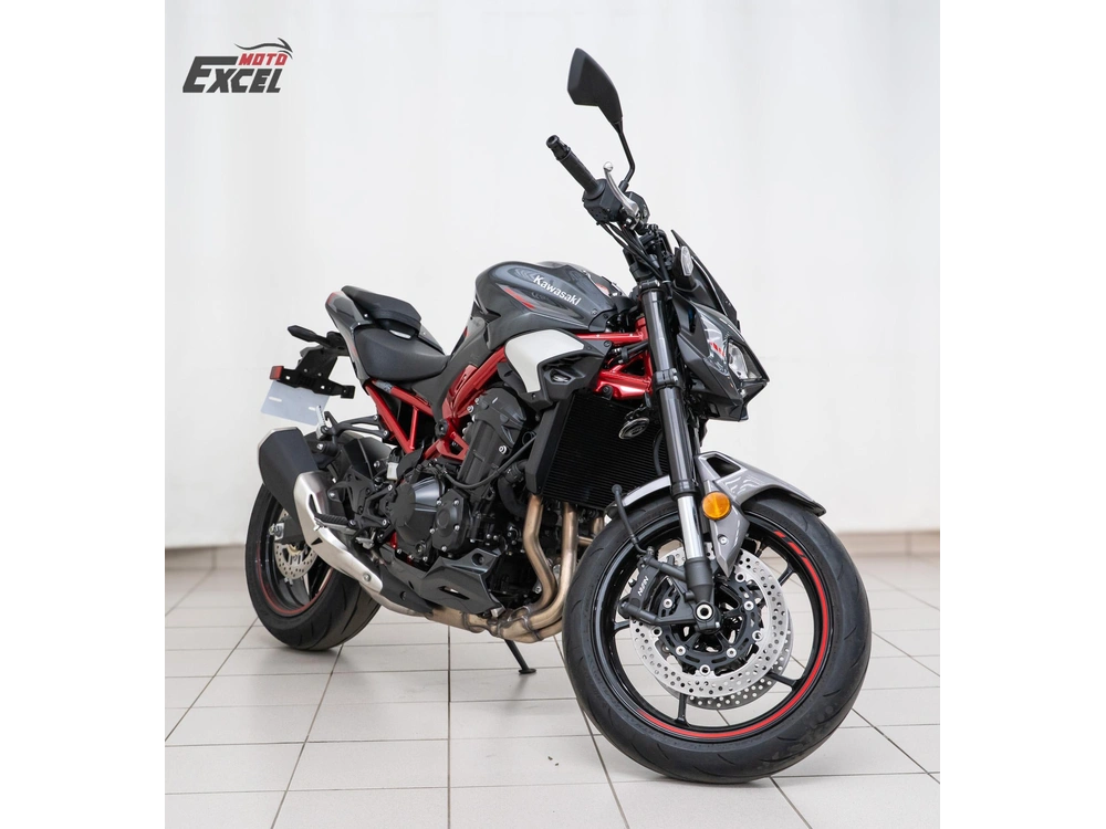 2025 Kawasaki Z900 Demo alt