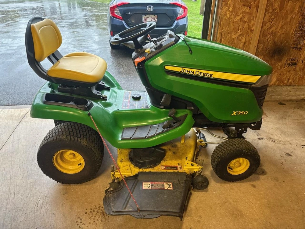 John Deere X350 2015 alt