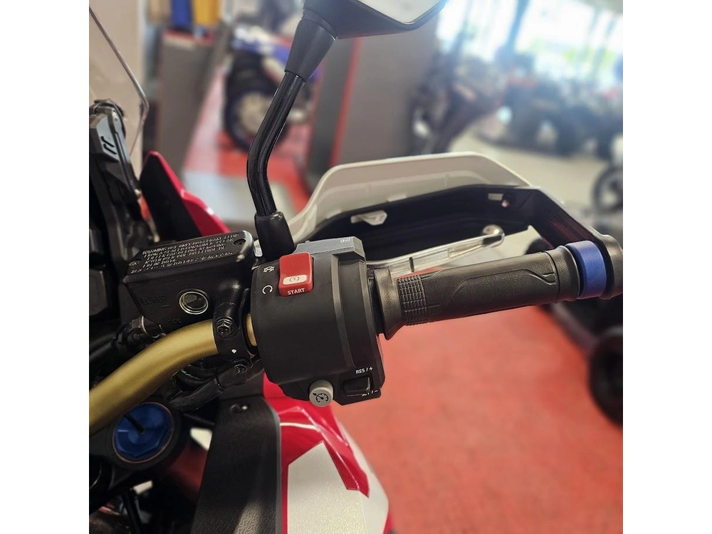 2026 Honda Africa Twin Adventure Sports Es alt