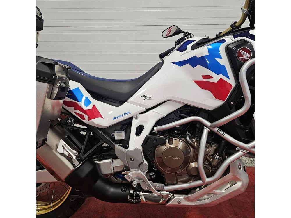 2024 Honda Africa Twin Adventure Sports alt