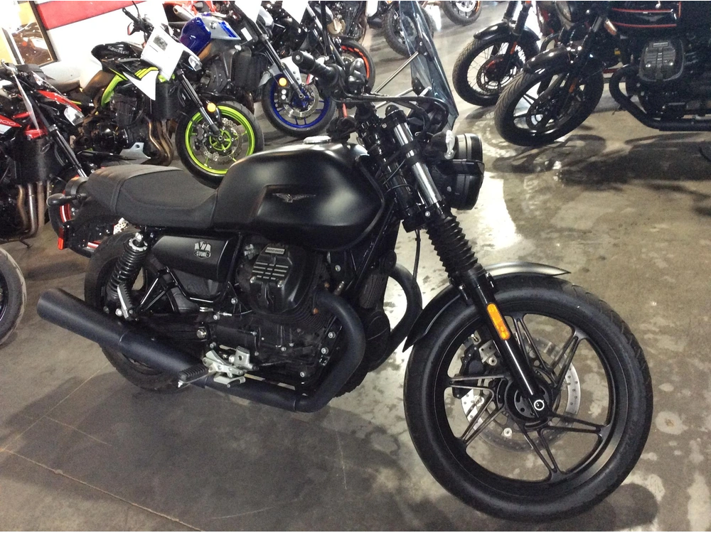 Moto Guzzi V7 Stone Abs 2022 alt