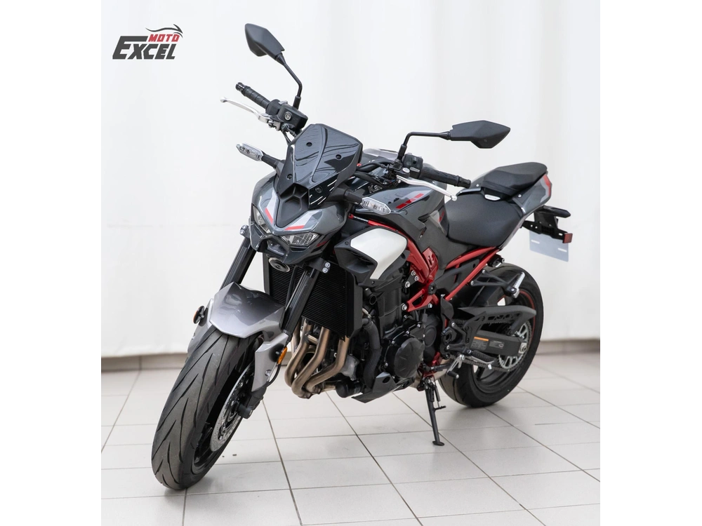 2025 Kawasaki Z900 Demo alt