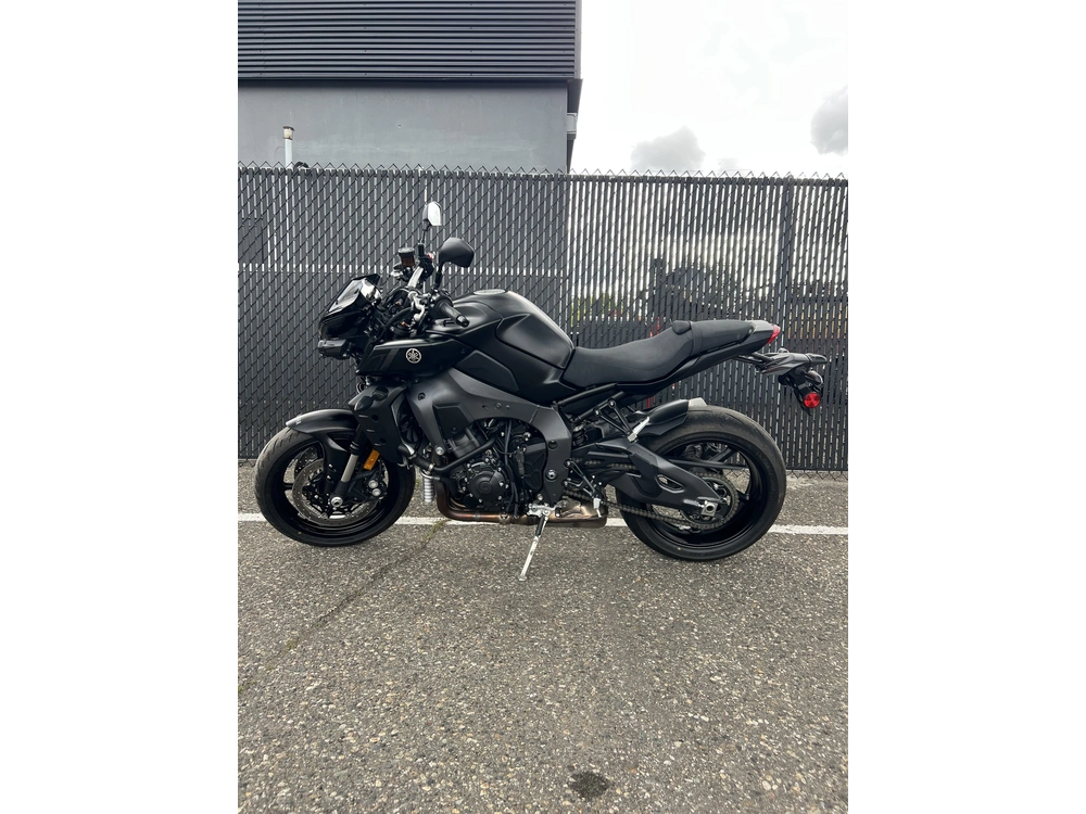 2023 Yamaha Mt10apb alt