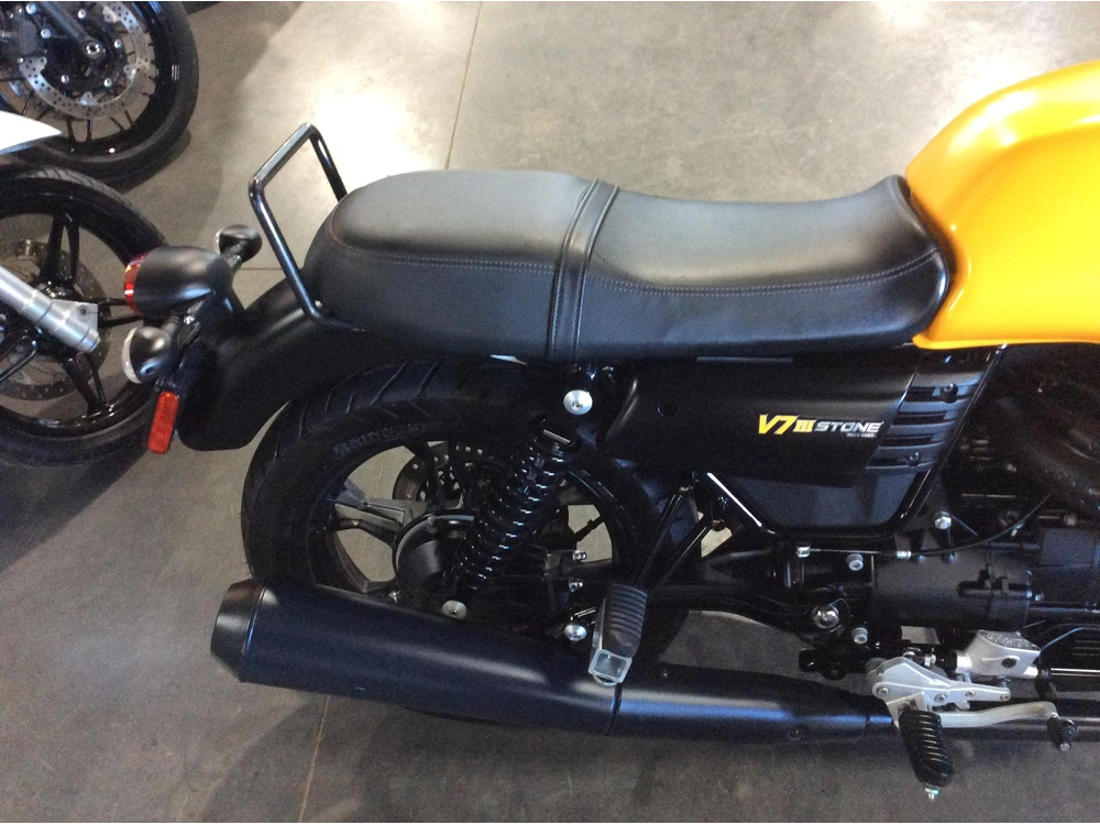 Moto Guzzi V7 Iii Stone Abs 2017 alt