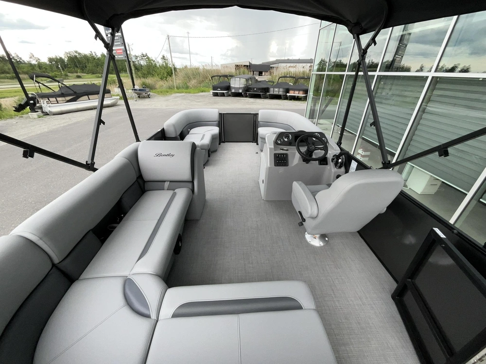 Bentley Le 180 Cr 2026 alt