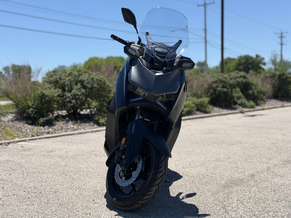 2025 Yamaha Xmax alt