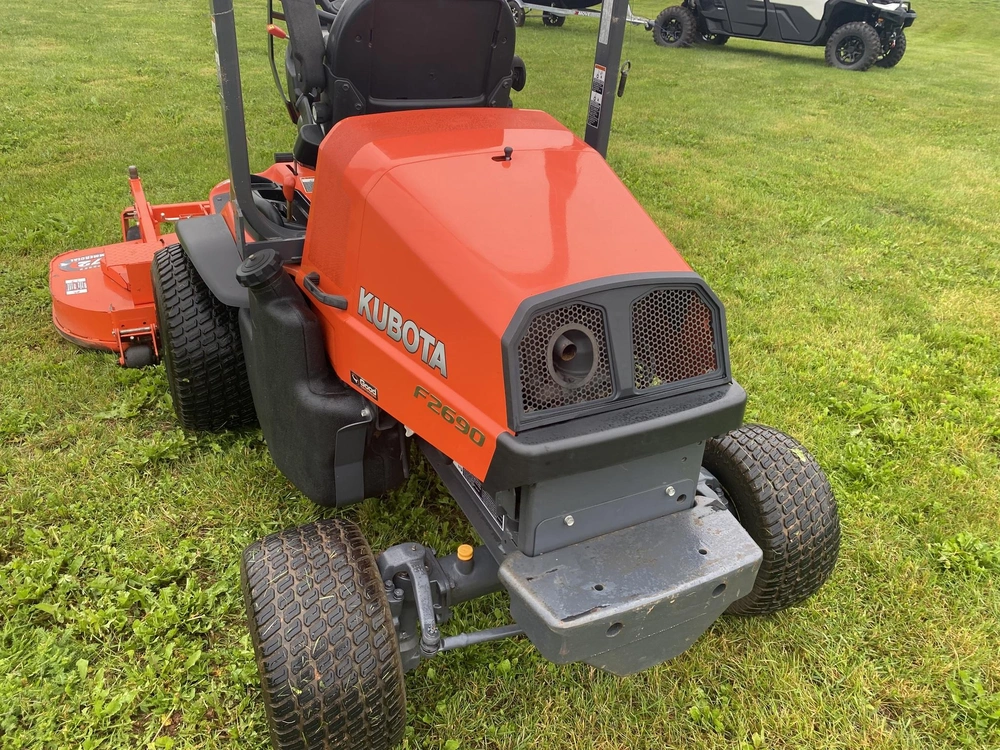 2018 Kubota F2690 alt