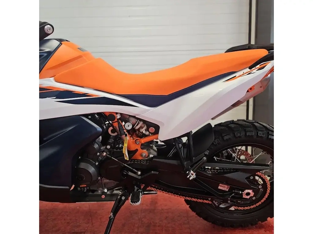 2026 Ktm Adventure 890 R alt