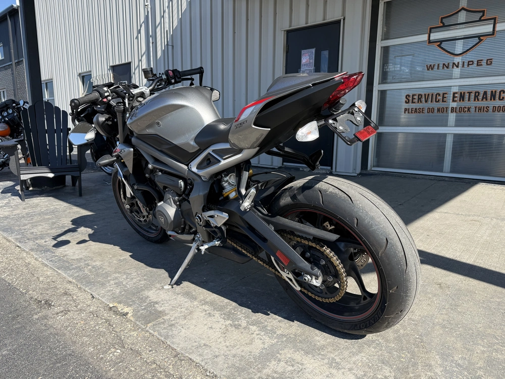 2020 Triumph Street Triple Rs alt