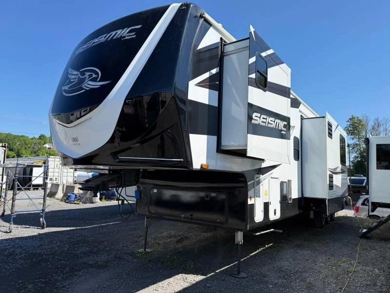 Jayco Seismic 395 2023 alt