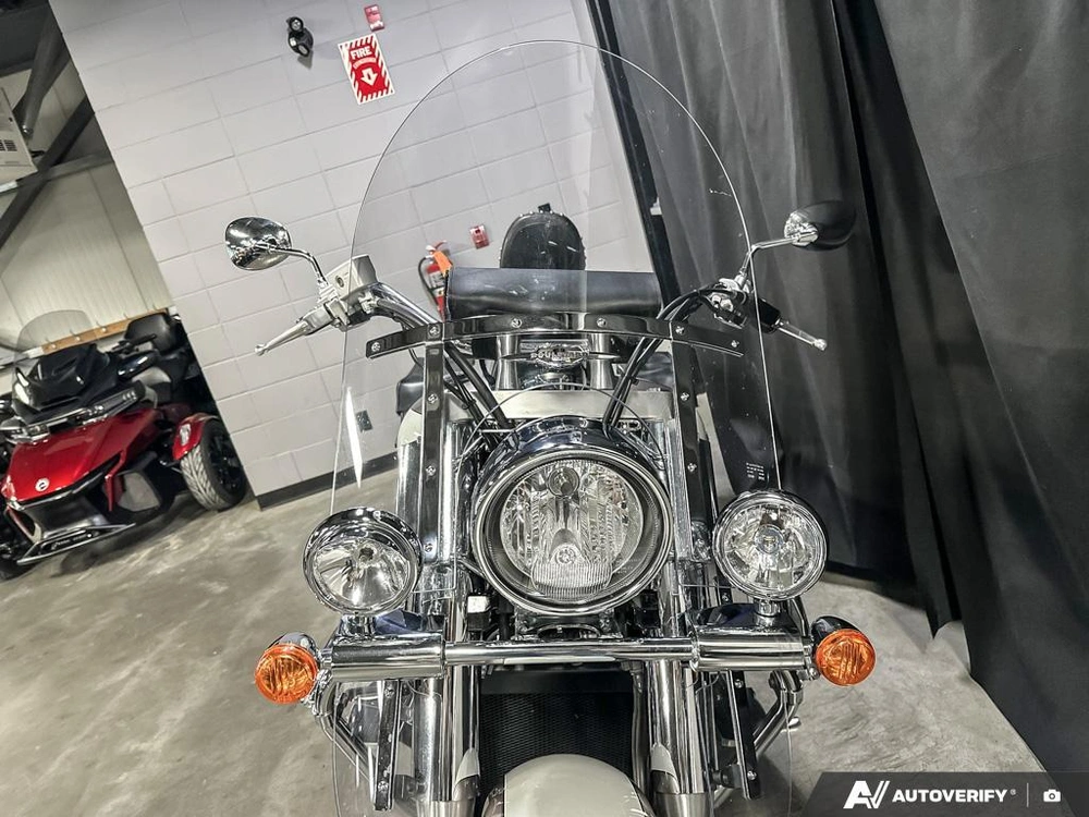 2009 Suzuki C109rt alt