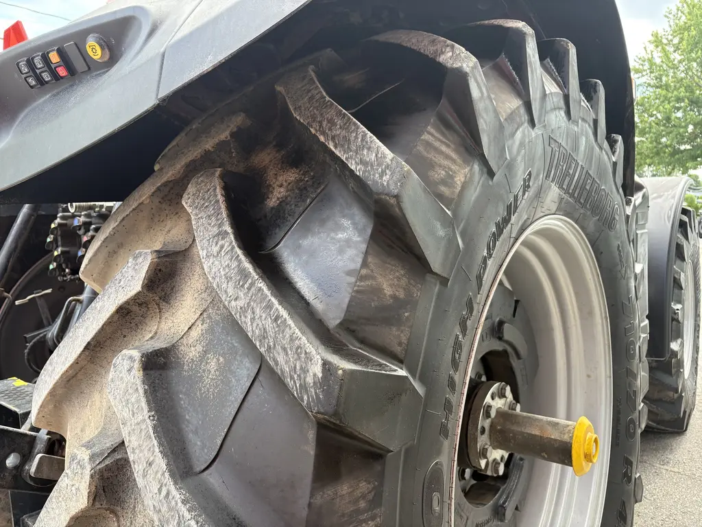 2024 Case IH Optum 270 CVX
