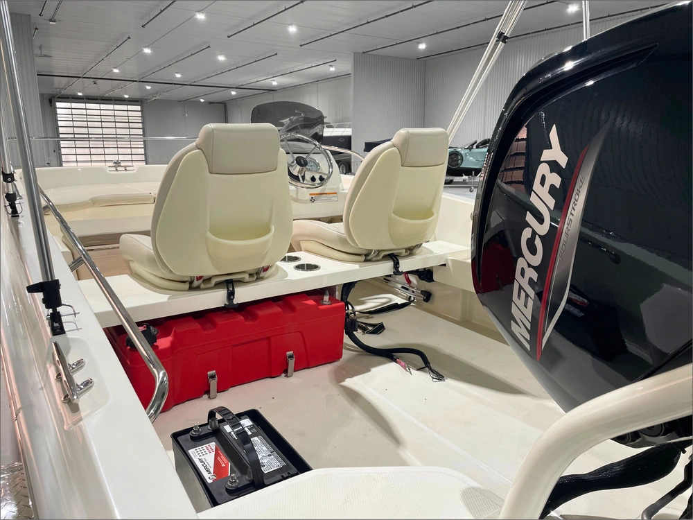 2024 Boston Whaler 160ss alt