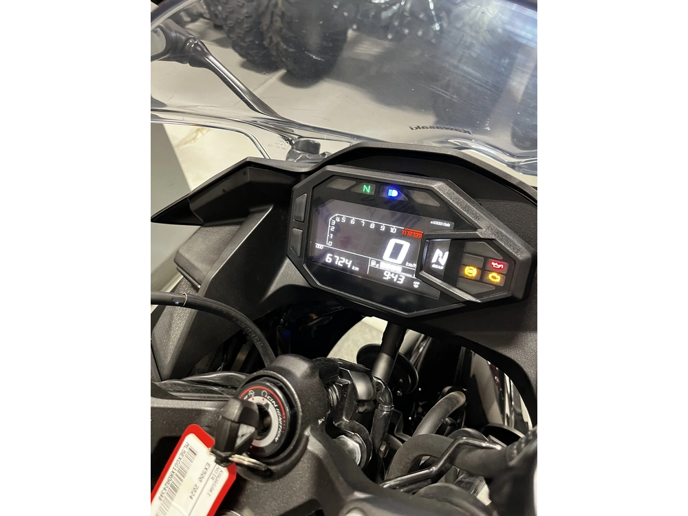 Kawasaki Ninja 500 Ninja 2024 alt