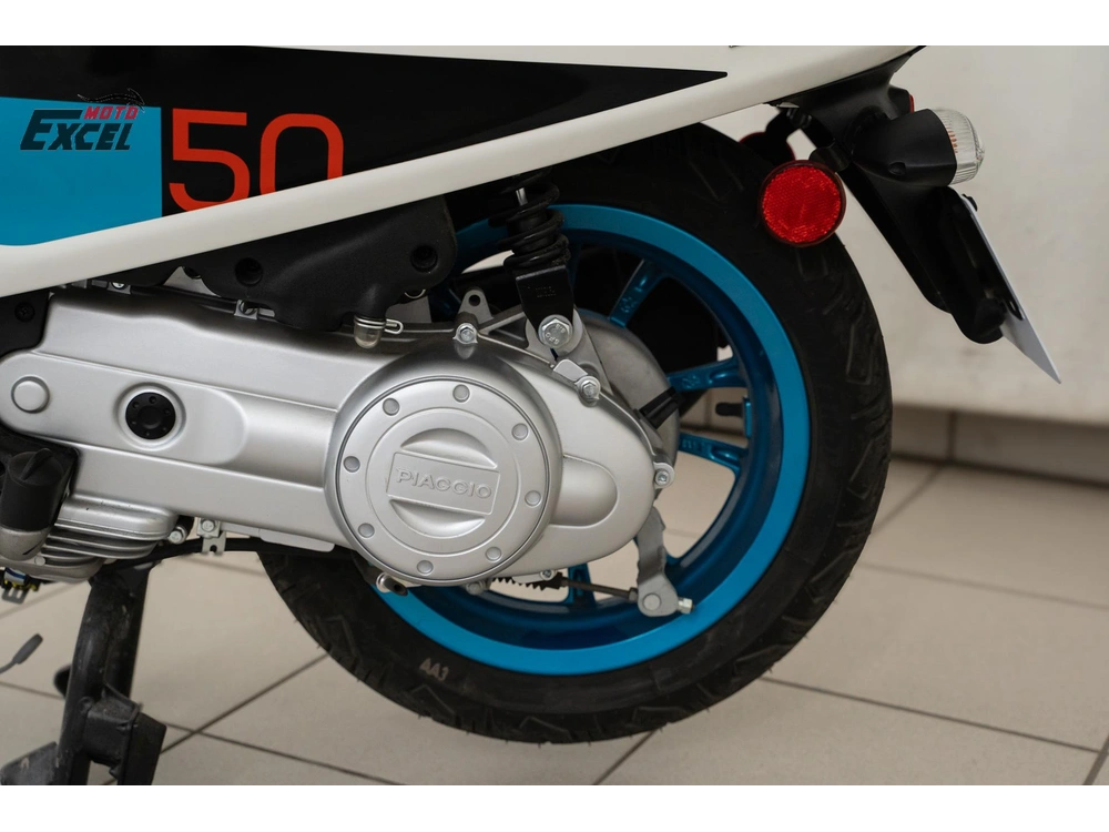 2023 Vespa Primavera Se alt
