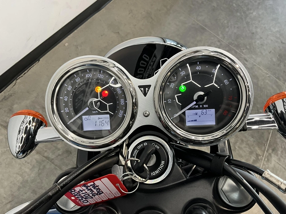 2017 Triumph Bonneville T100 alt