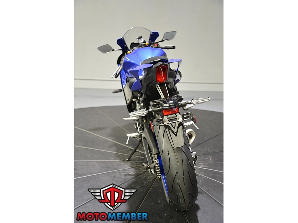 2022 Yamaha Yzf-r7 alt