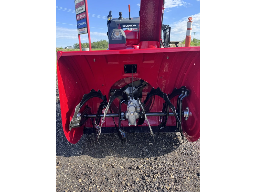 2020 Honda Hss928ct Snowblower, Used alt