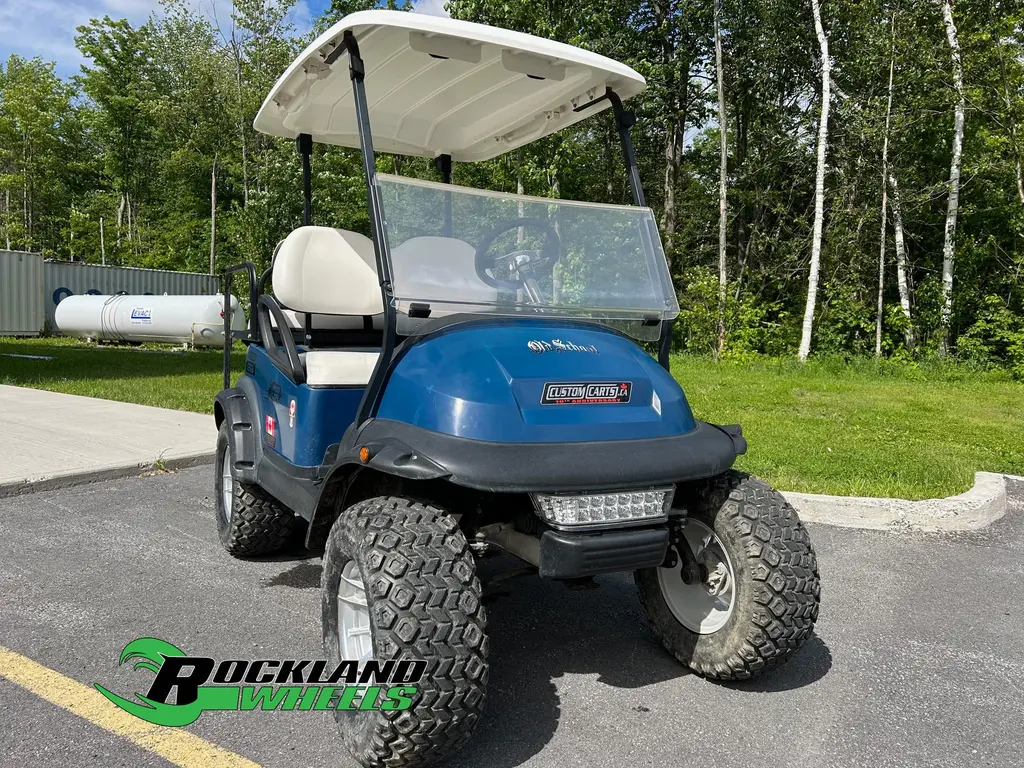 Club Car President Electric Golf Cart with charger and seat cover 2016