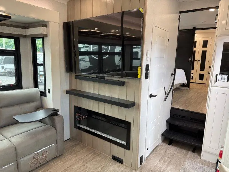 2027 Jayco Pinnacle