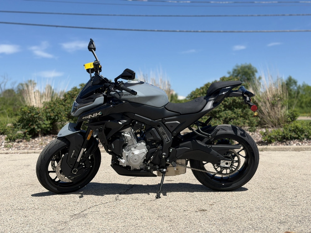 2026 Cfmoto 675nk alt
